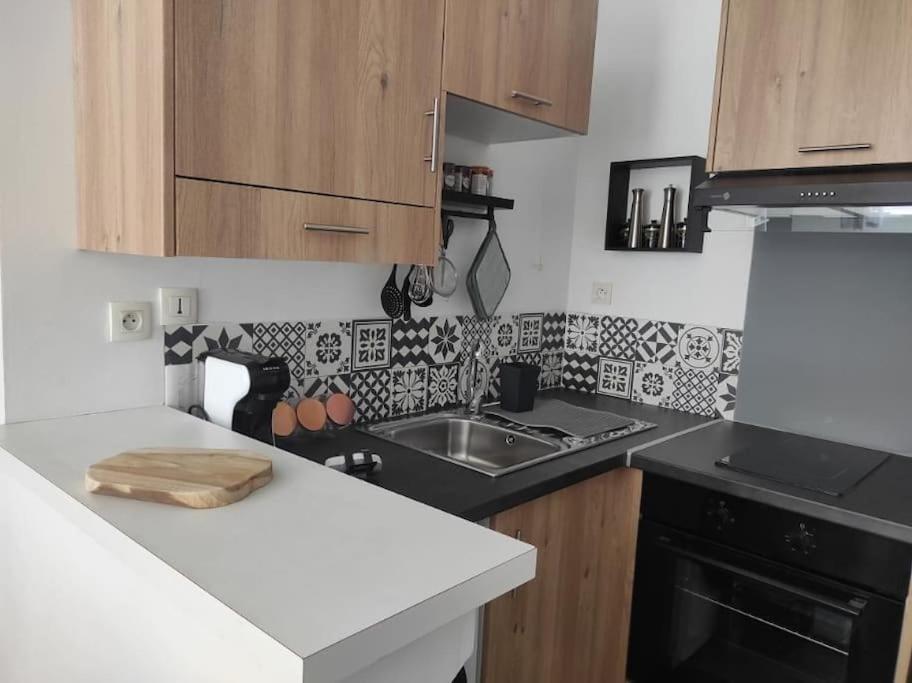 Fadil Valenciennes Exterior foto