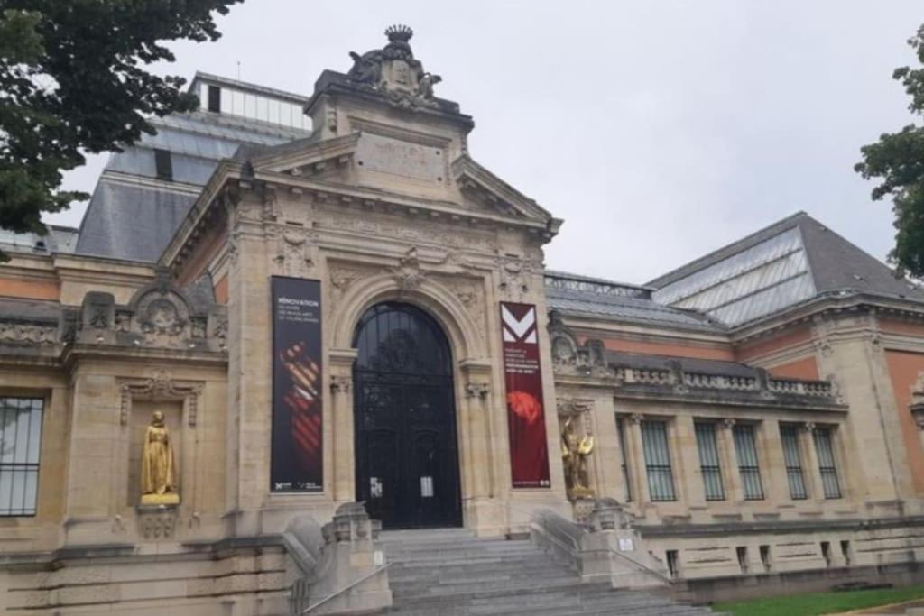 Fadil Valenciennes Exterior foto
